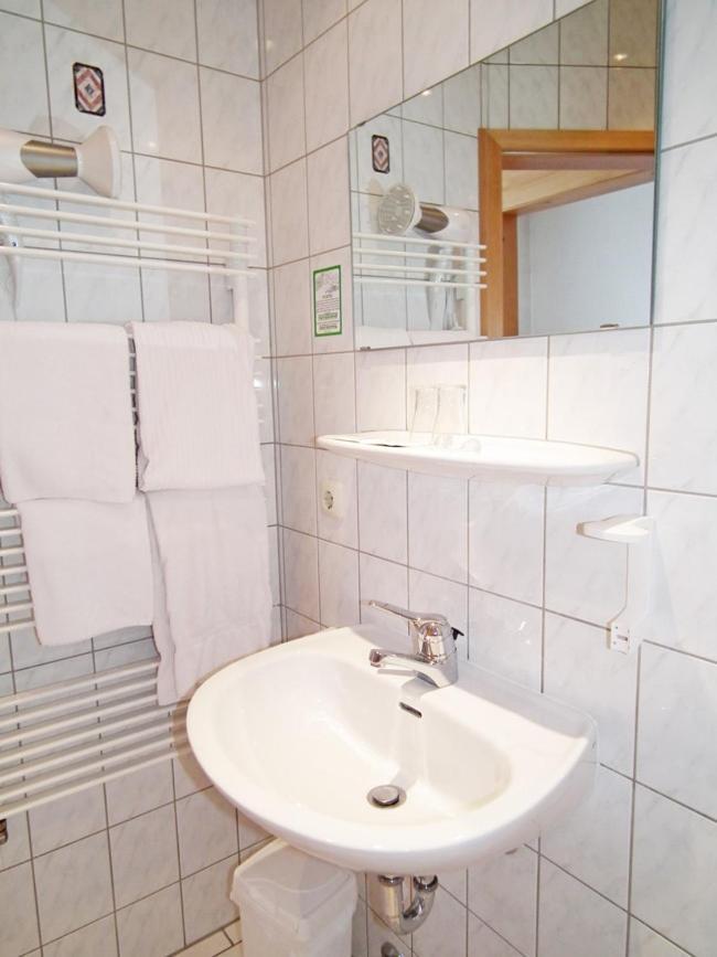 Gasthaus & Hotel Zur Linde Friedrichroda Luaran gambar