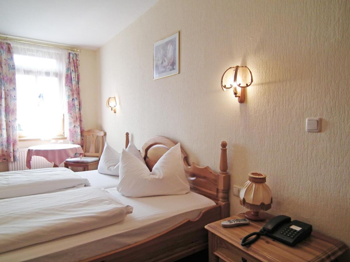 Gasthaus & Hotel Zur Linde Friedrichroda Luaran gambar
