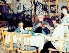 Gasthaus & Hotel Zur Linde Friedrichroda Luaran gambar